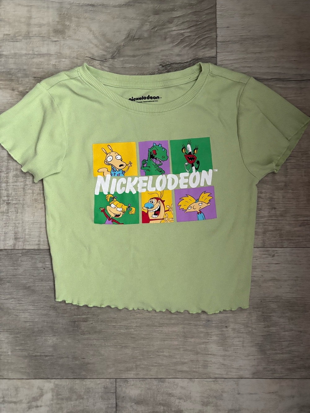 Nickelodeon women’s 90s Retro Cartoon Characters Ribbed Crop Baby Tee Green-110